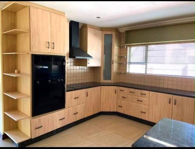 4 BEDROOM HOUSE FOR SALE IN ELDO MEADOWS